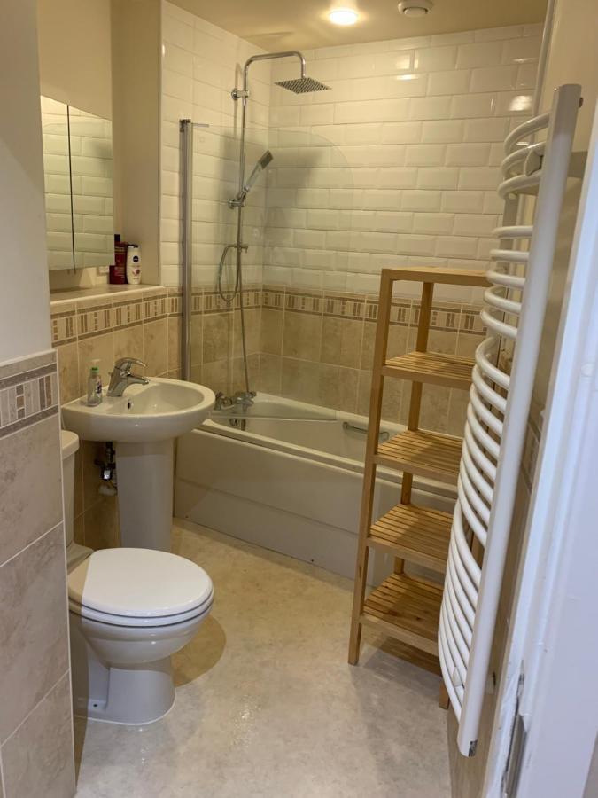 Entire Town Centre 2 Bedroom Apartment Very Close To Beach بورنماوث المظهر الخارجي الصورة