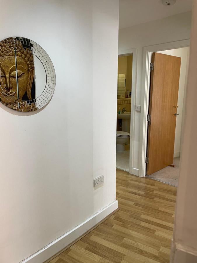 Entire Town Centre 2 Bedroom Apartment Very Close To Beach بورنماوث المظهر الخارجي الصورة