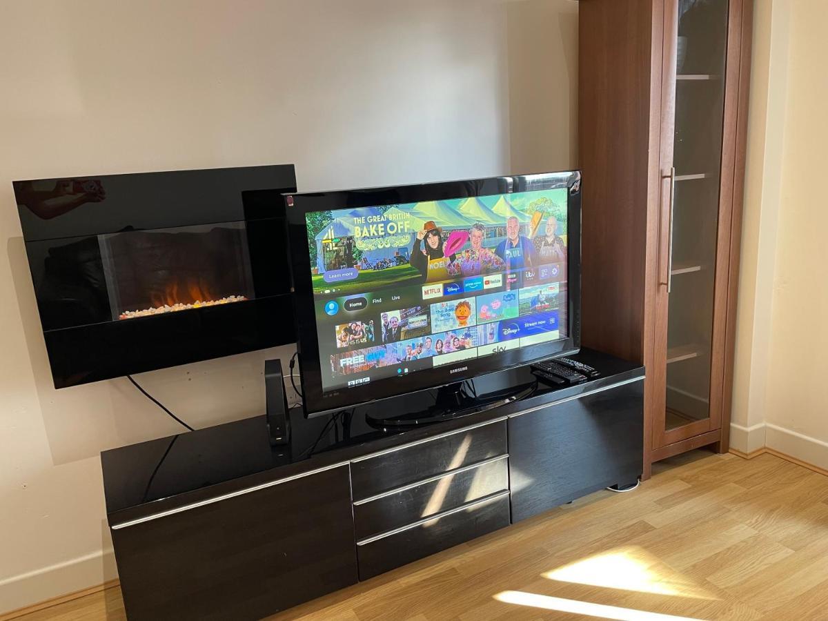 Entire Town Centre 2 Bedroom Apartment Very Close To Beach بورنماوث المظهر الخارجي الصورة