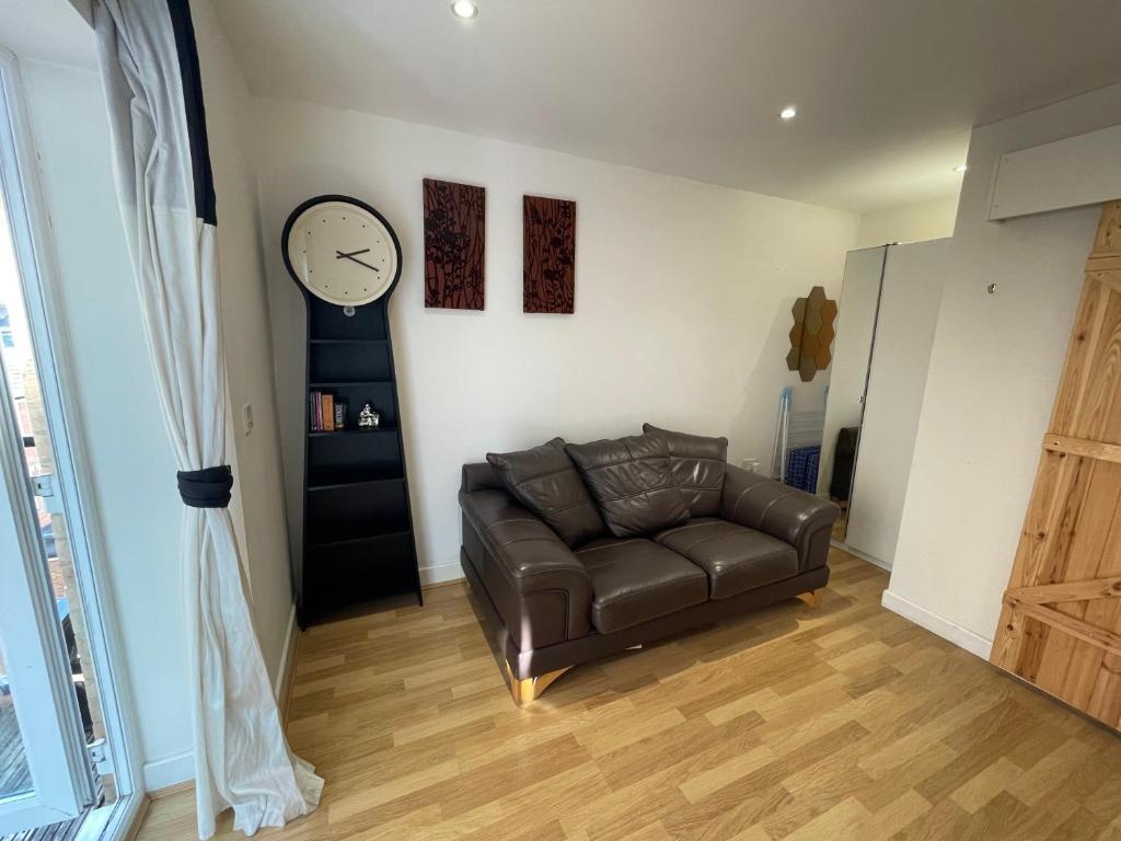 Entire Town Centre 2 Bedroom Apartment Very Close To Beach بورنماوث المظهر الخارجي الصورة